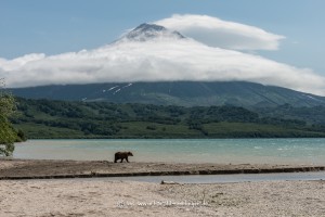 Kurilensee mit Vulkan Illinsky 